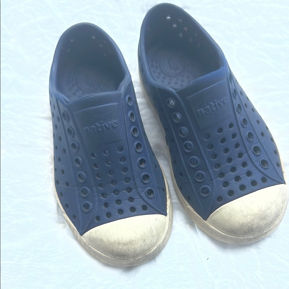 Native Jefferson Toddler Slip on Sneakers in Navy C8